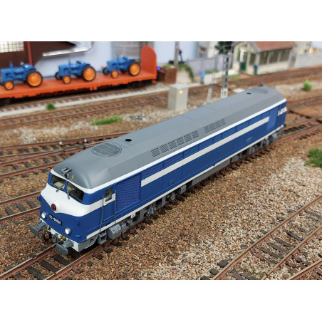 25-01-G002 - CC 80001 - Caen - Dark Blue / White - Grey roof - DCC/son